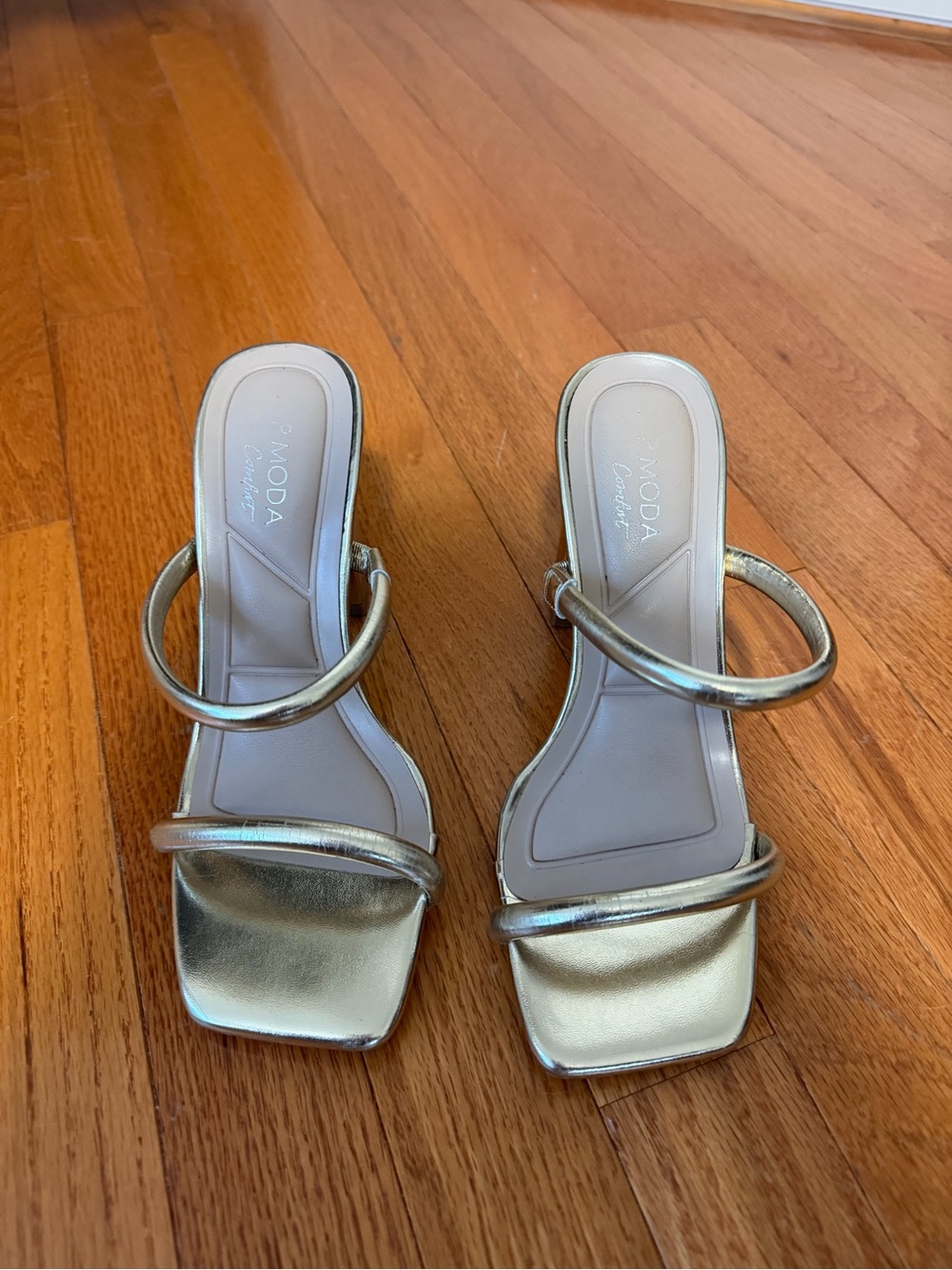 Top Moda size 6 Gold Strappy Slide block heels